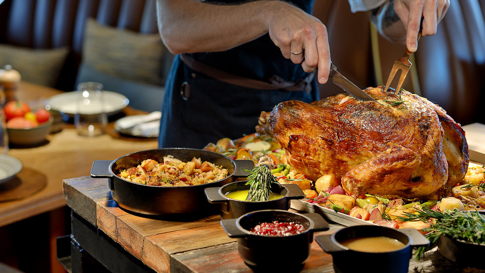 Cucina Christmas Turkey Chef Detail